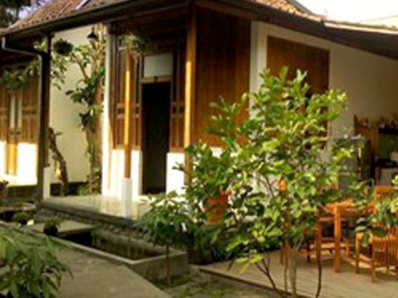 Ndalem Mj Homestay Yogyakarta Exterior foto