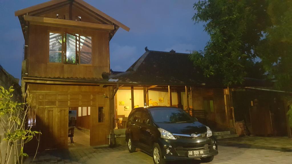 Ndalem Mj Homestay Yogyakarta Exterior foto