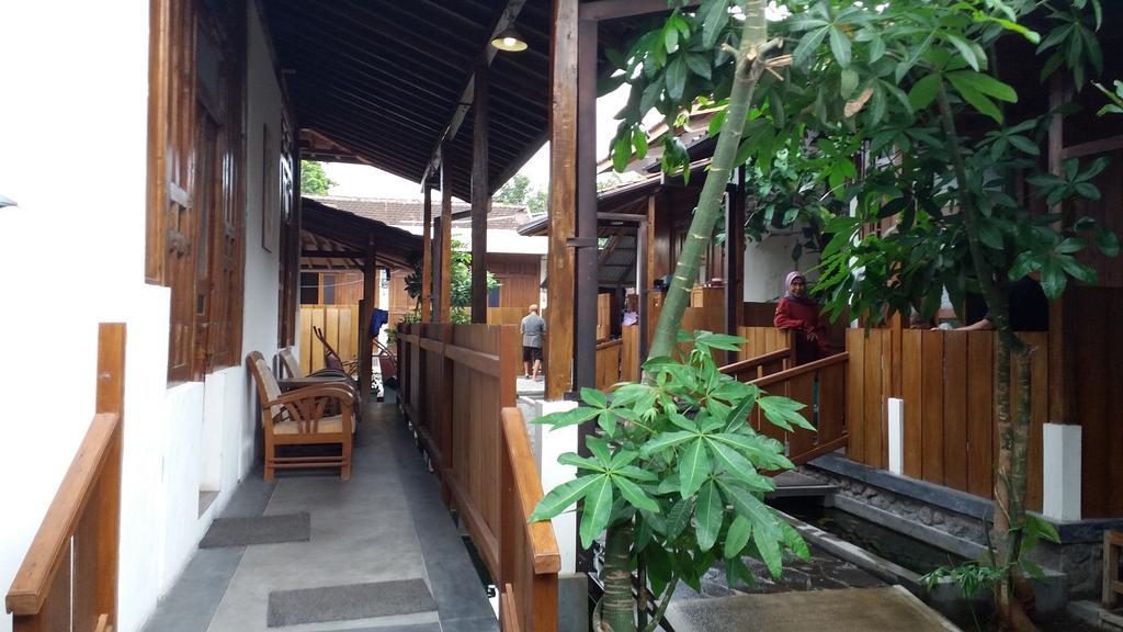 Ndalem Mj Homestay Yogyakarta Exterior foto