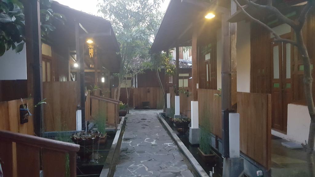 Ndalem Mj Homestay Yogyakarta Exterior foto