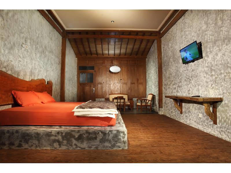Ndalem Mj Homestay Yogyakarta Exterior foto