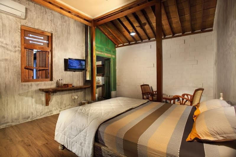 Ndalem Mj Homestay Yogyakarta Exterior foto