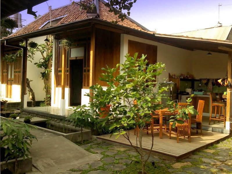 Ndalem Mj Homestay Yogyakarta Exterior foto