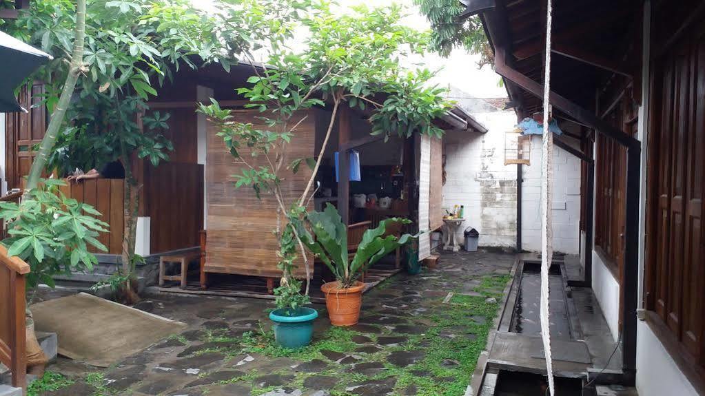 Ndalem Mj Homestay Yogyakarta Exterior foto