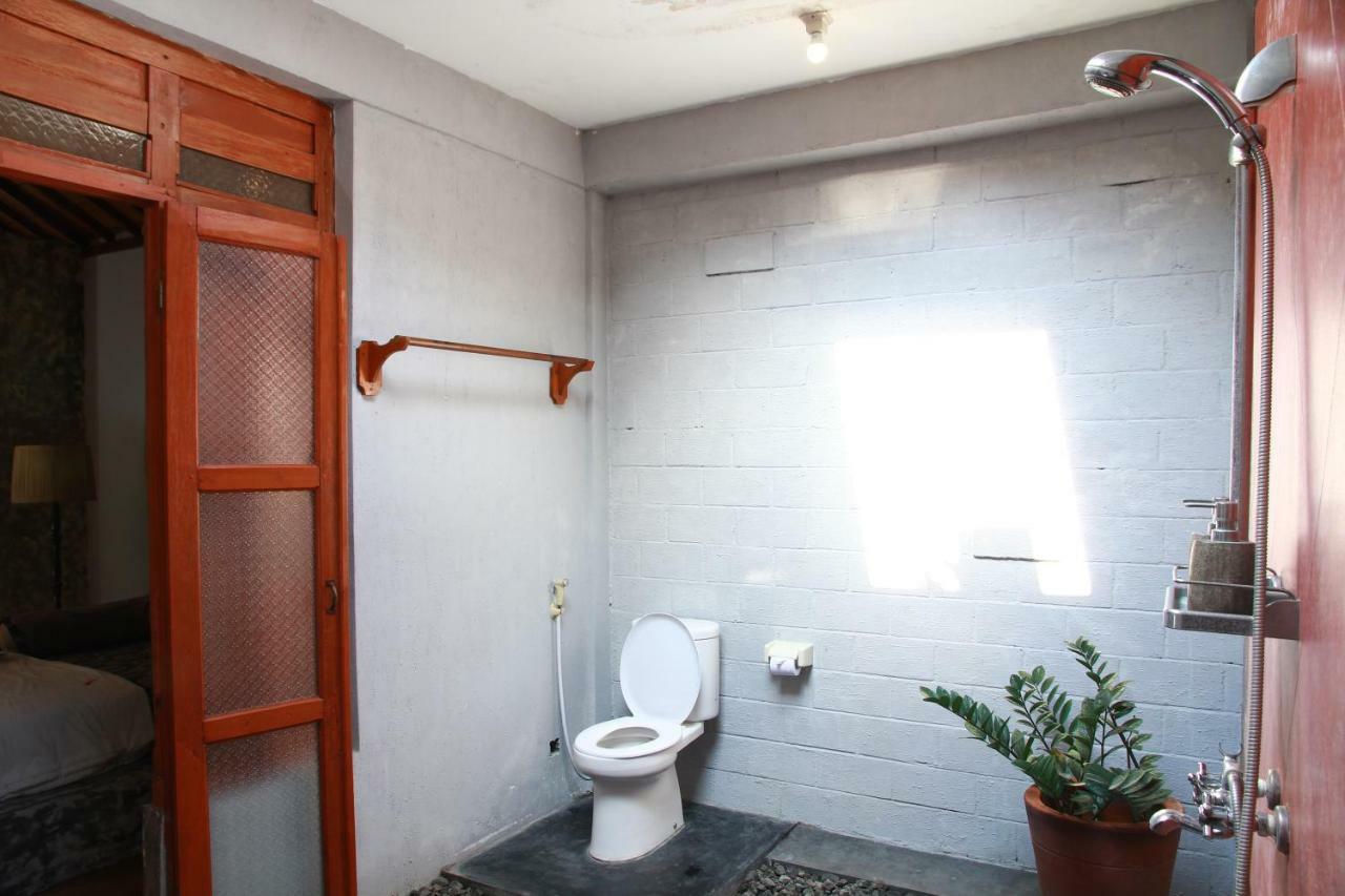 Ndalem Mj Homestay Yogyakarta Exterior foto